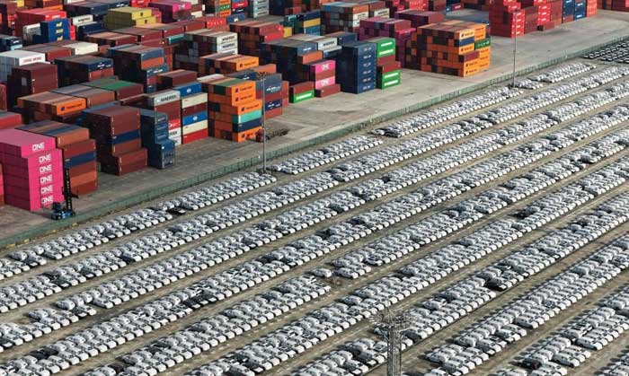 China’s Record Trade Surplus Widens as U.S.-Bound Exports Keep Sliding